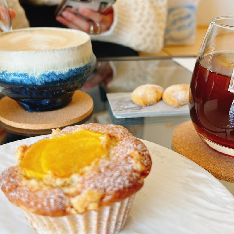 (Ten coffee and bake)