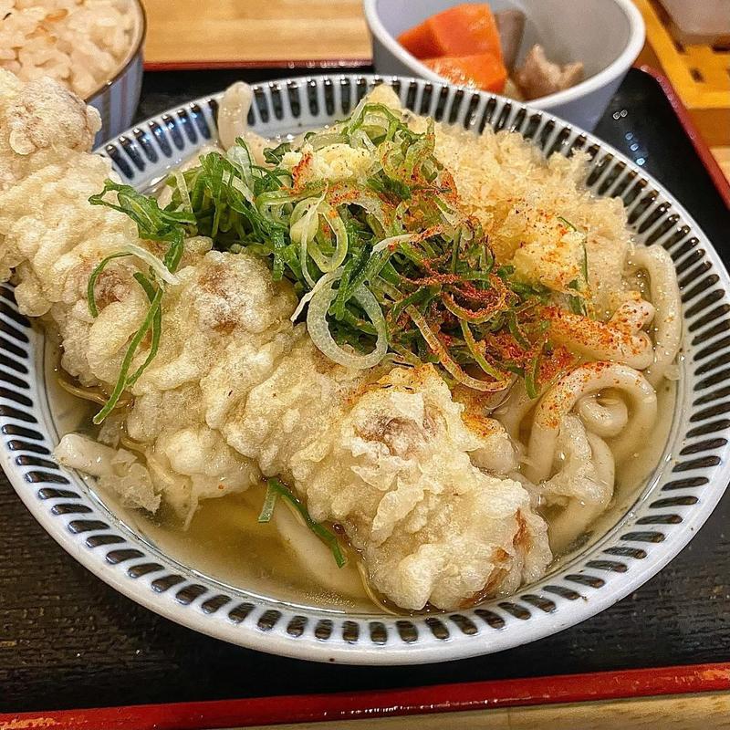 サービス定食 温うどん ちくわ天(うどん 讃く)