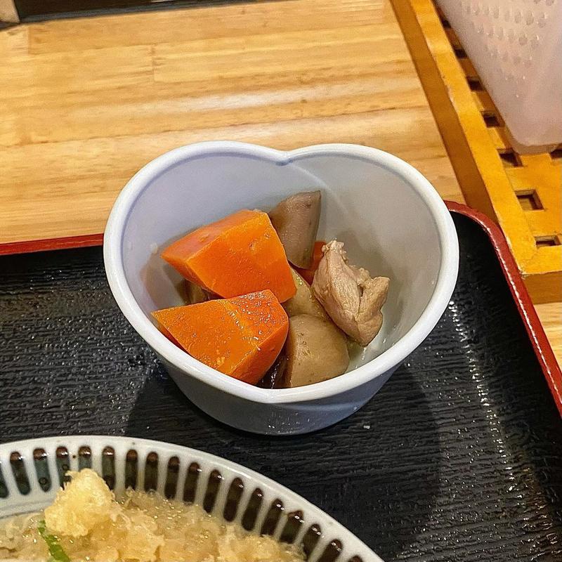 サービス定食 小鉢(うどん 讃く)