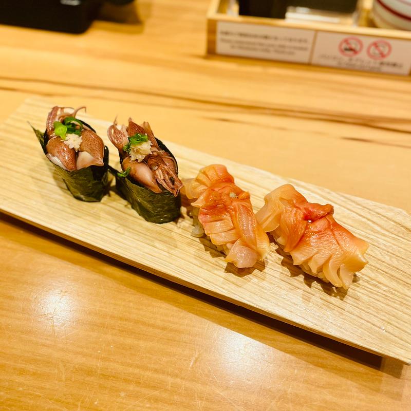 ほたるいか　赤貝(天然本まぐろ ありそ鮨し グランスタ東京店)