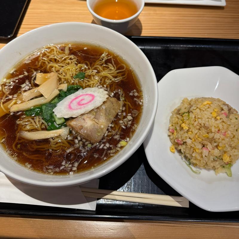 醤油ラーメン半チャーハンセット(中華厨房 暖家 多摩センター店)