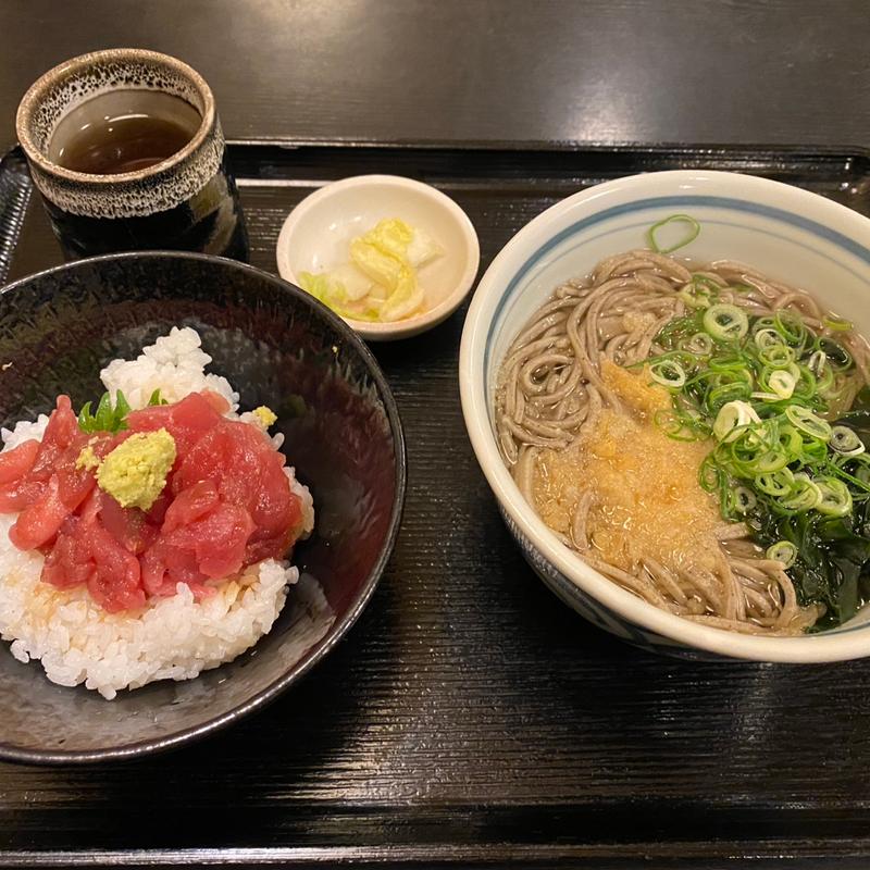 本鮪中落ち丼定食(蕎麦切り きうち)