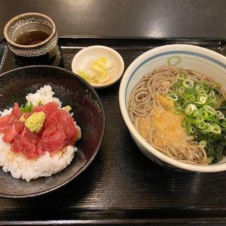 本鮪中落ち丼定食(蕎麦切り きうち)