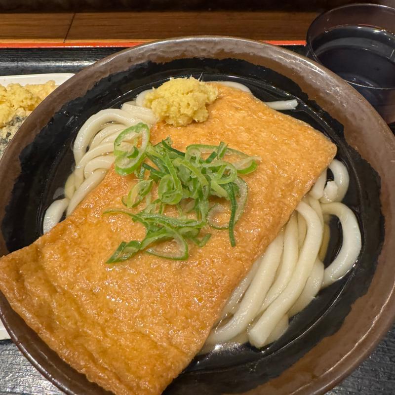 きつねうどん(本場さぬきうどん 親父の製麺所 上野店)