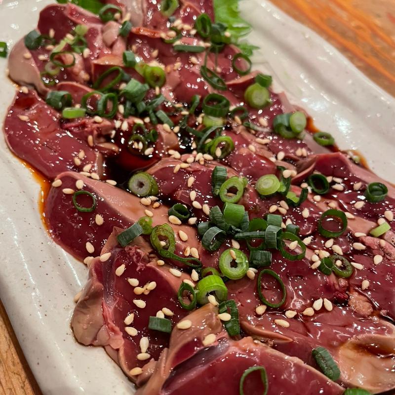 レバー刺(居酒屋 日本酒と焼き鳥のみなと屋 第１八重洲店/八重洲焼き鳥)