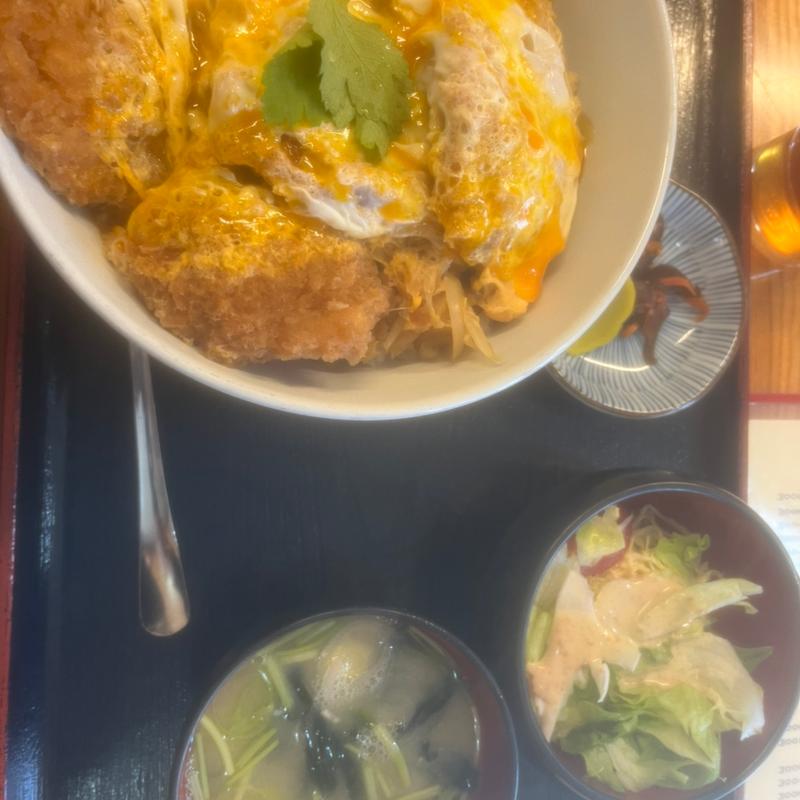 カツ丼（上）(そば処 長岡屋)