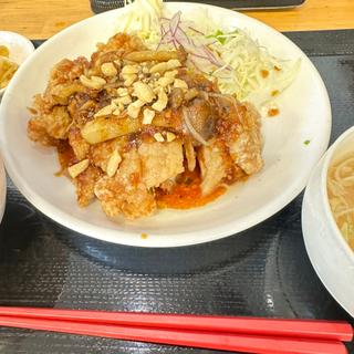 房総ハーブ鶏のガーリックソース定食