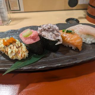 本日の5貫盛(うまい一丸鮨 本荘店 （一丸鮨）)