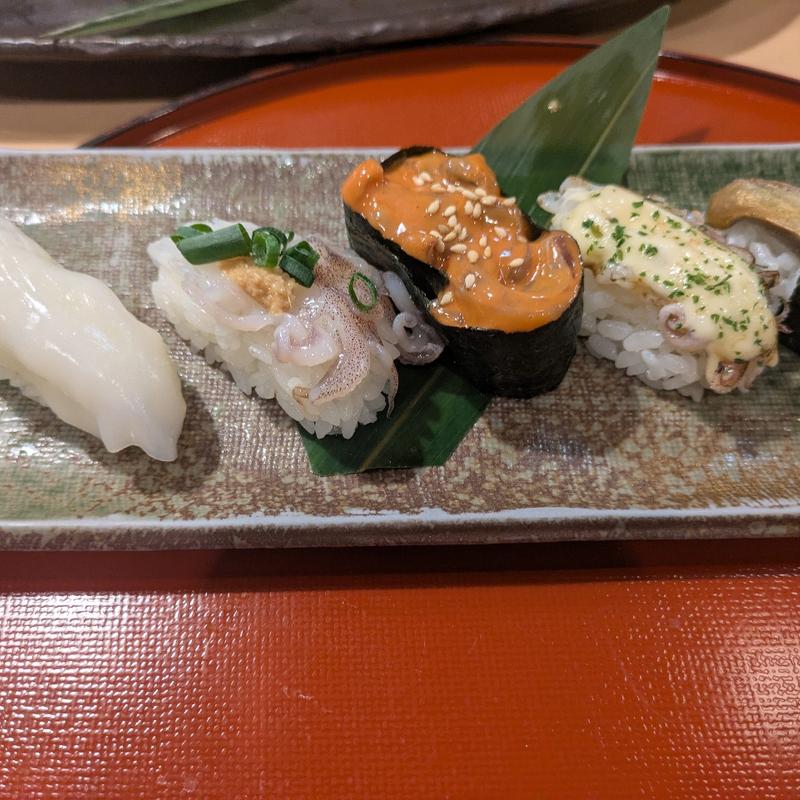 イカづくし5貫盛り(うまい一丸鮨 本荘店 （一丸鮨）)