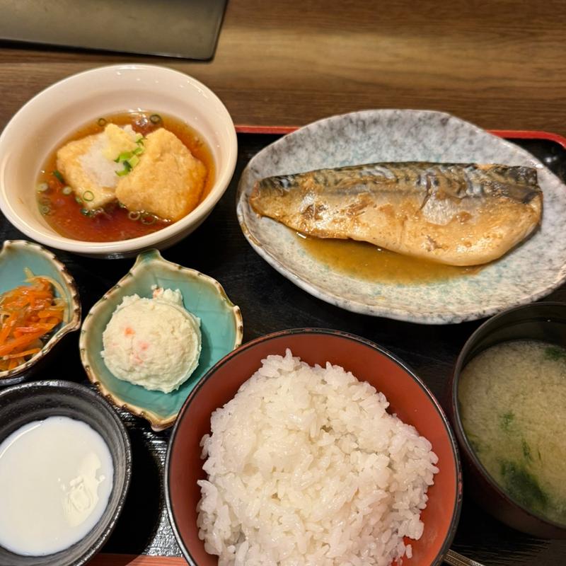 サバ味噌煮と揚げ出し豆腐定食(居酒屋 仕立屋 多摩センター店)
