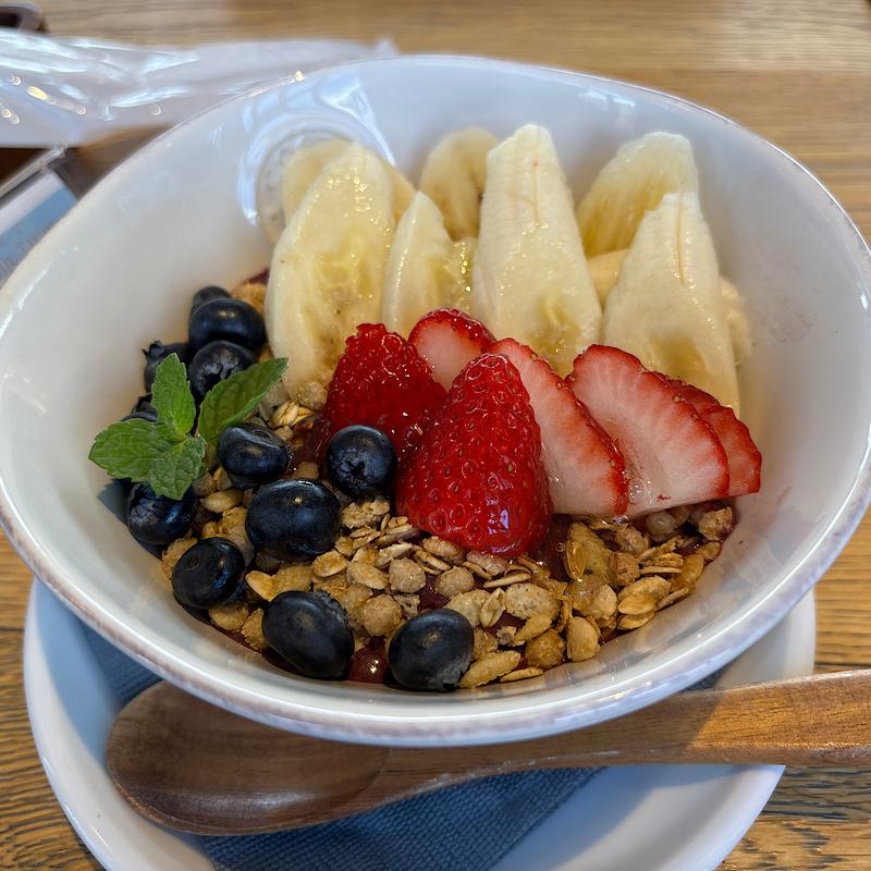 アサイーボウル(The Wharf House Yamashita Koen)