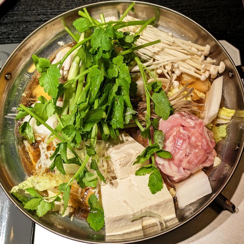 仙台せりと鷄せせりの醤油鍋(彩のごとく 炭火と旬菜)