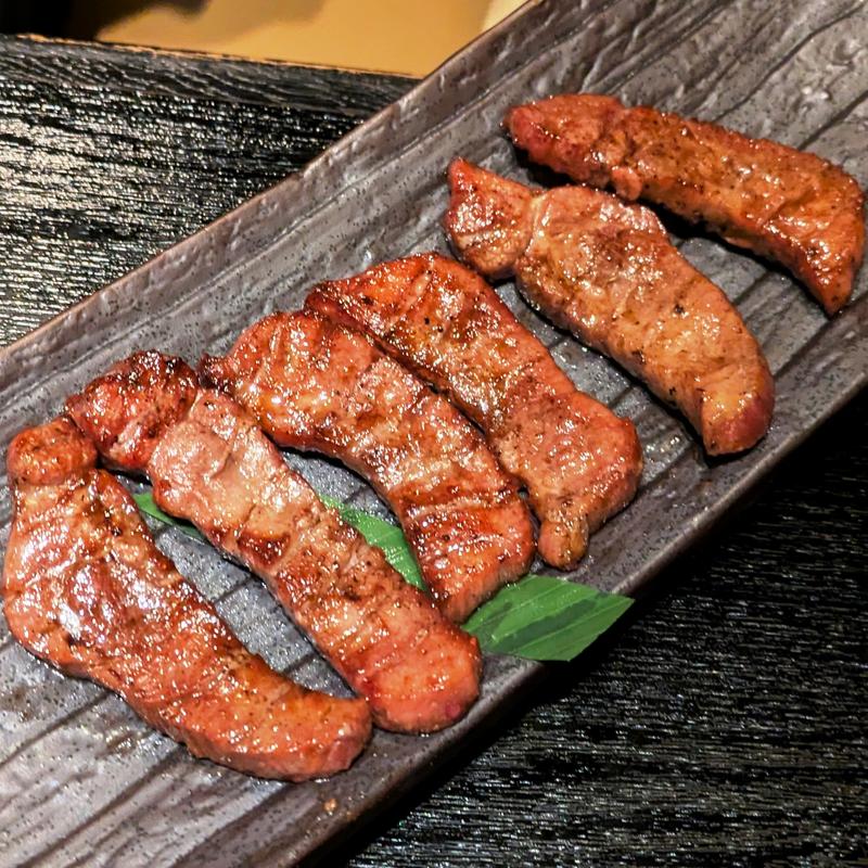 厚切り牛タン炭火焼き(彩のごとく 炭火と旬菜)