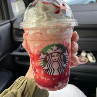 ストロベリー & ベルベット ブラウニー フラペチーノ