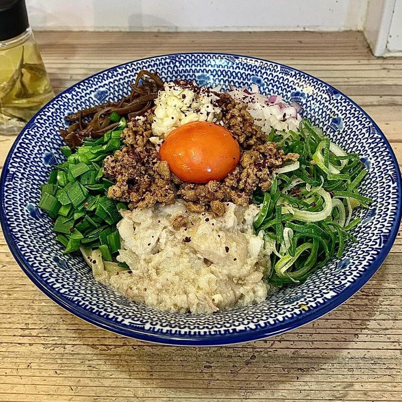 背脂豚骨まぜそば(五弦屋)