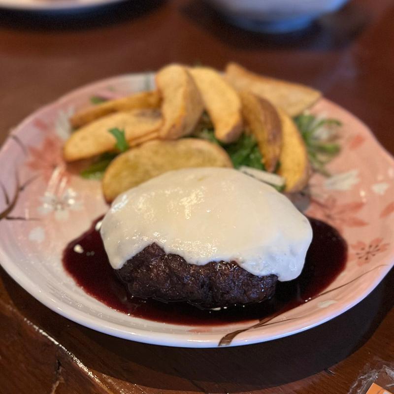 ハンバーグ(ひまわり食堂)