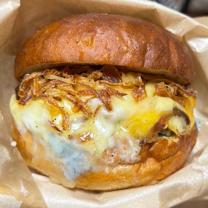 トリュフクアトロチーズバーガー(レザートランプキッチン （LEATHER TRAMP KITCHEN）)