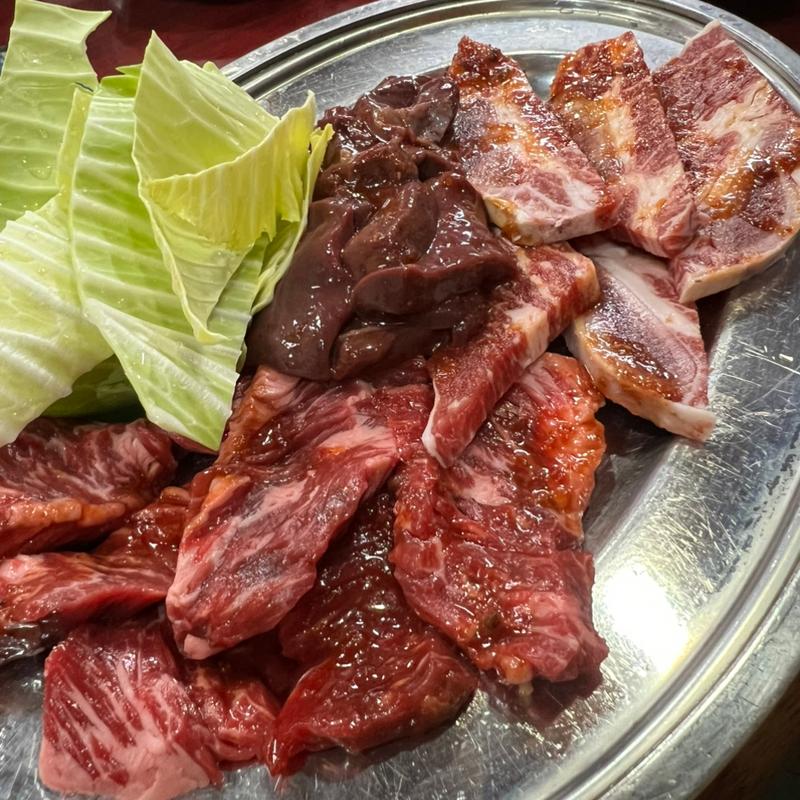 骨付きカルビ 焼きレバー ハラミ(焼肉はるちゃん )