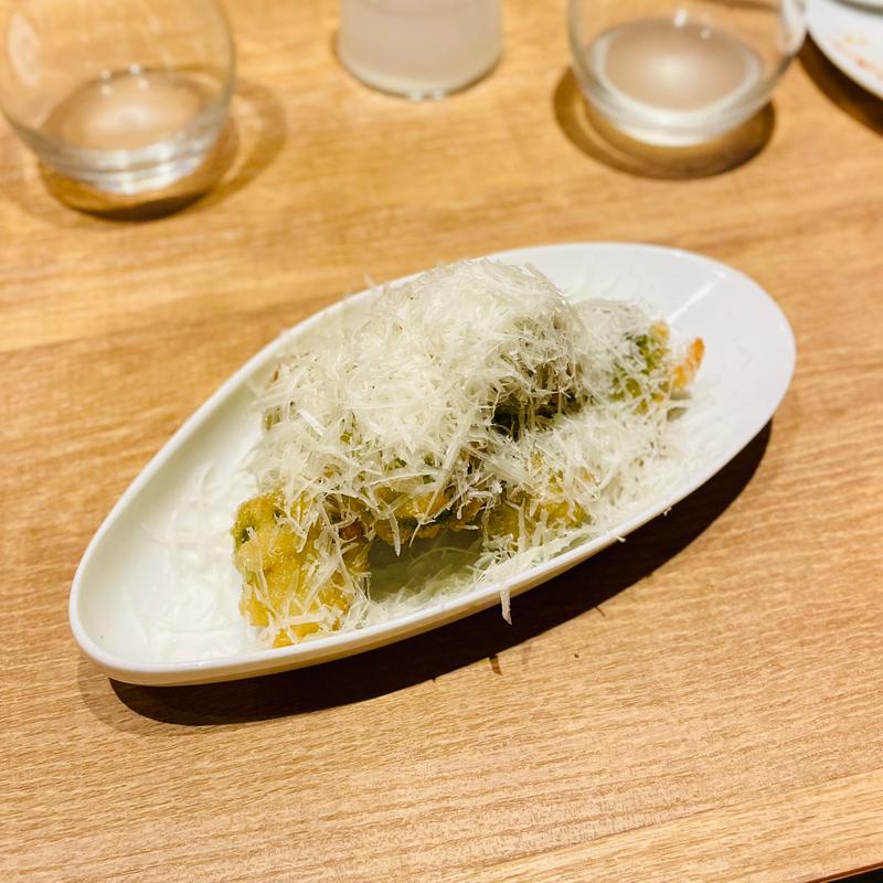 芽キャベツのフリット　(和光 日本酒バル まいかけ)
