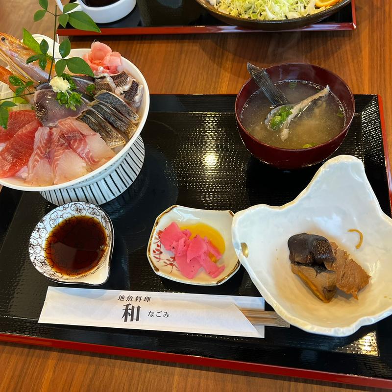 海鮮丼(きっちん 和 （なごみ）)