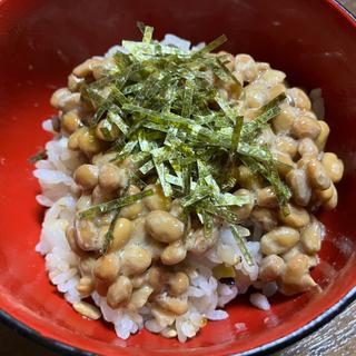 納豆丼(喫茶サンルーム)