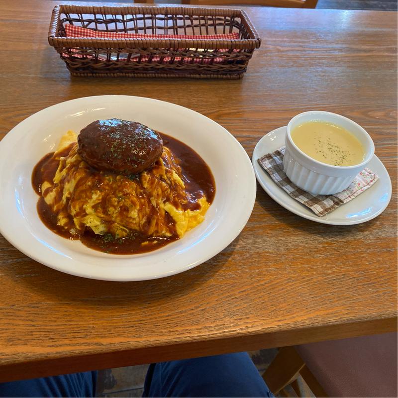 ハンバーグオムライスM (スープorサラダ、ドリンク付)(みるくカフェ )