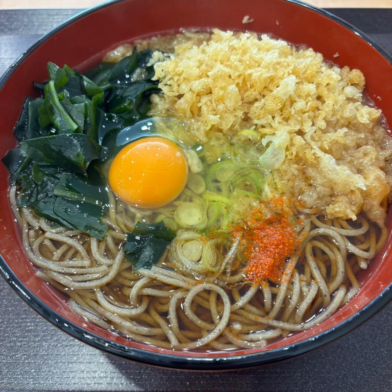 かけそば　生卵(十割そば 二代目長助岡崎美合店)