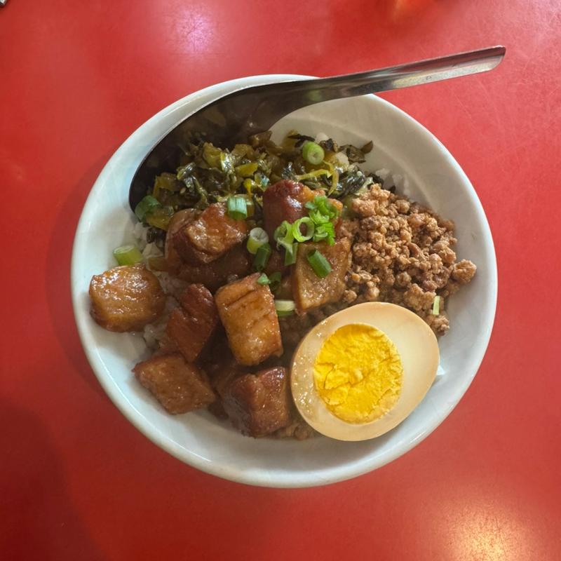 魯肉飯・麻油鶏麺(小)(香味)