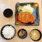 ロースカツ定食(もつ焼き 一八 立川店)
