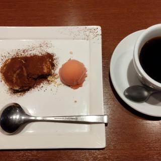 おまかせランチコース(本日のデザート、ドリンク)(イルバッコ)