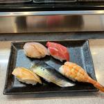 5貫盛合せ(禁煙の立ち飲み寿司 寿司の奥田)