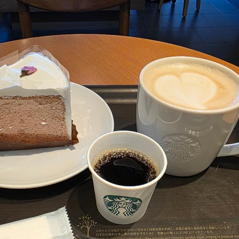 桜シフォンケーキ(スターバックス 郡山安積店 )
