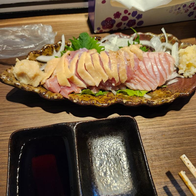 赤鶏のたたき(琉球炭火焼き鳥 串彦)