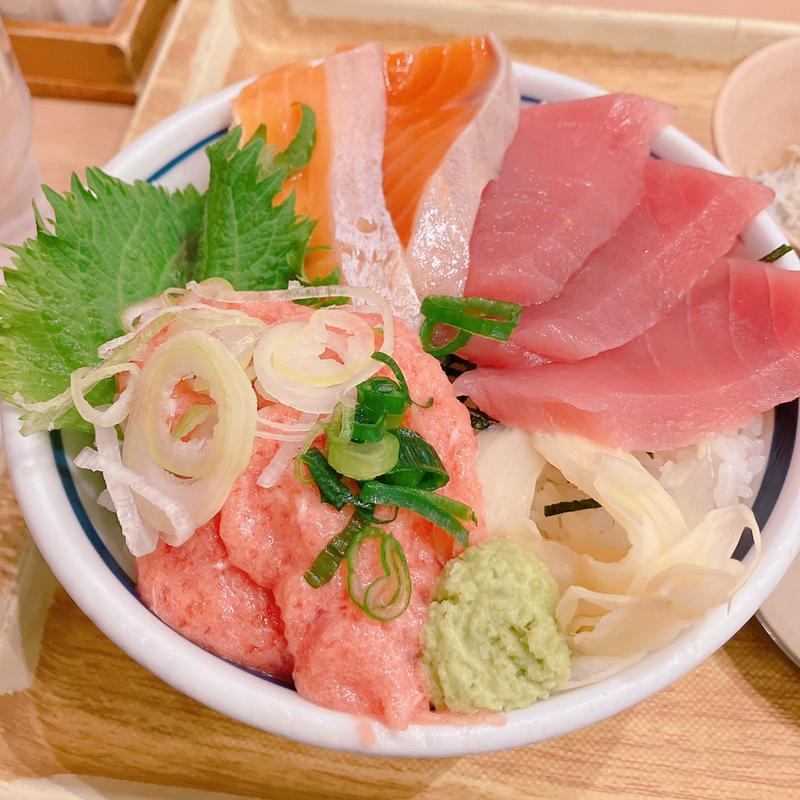 まぐろサーモンねぎとろ三種丼(築地食堂源ちゃん 有明店)
