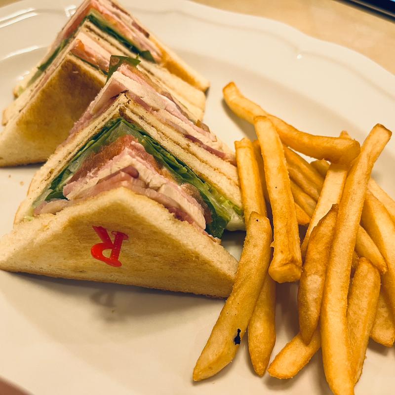 ハムとチキンのクラブハウスサンド(ロイヤルホスト鹿児島空港店)