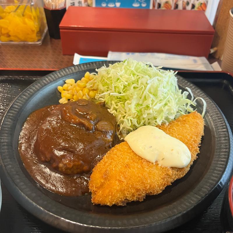 日替わりランチ（ハンバーグと白身魚フライ）(川次キッチン)