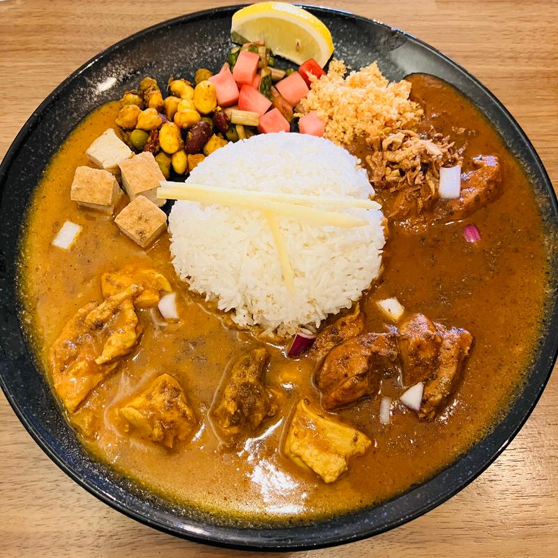 あいがけカレー（梅チキンカレー&スパイシーチキンカレー（大辛））(スパイシーカレー トップ)