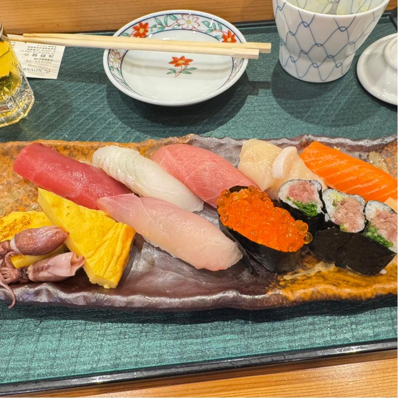 お任せ寿司(蛇の目鮨)