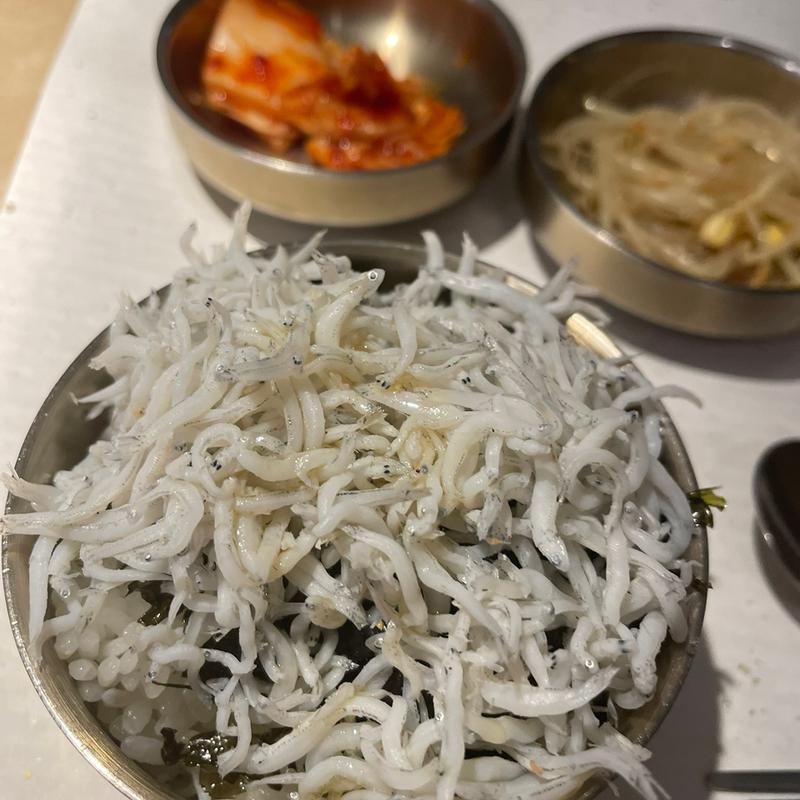 ミニしらす丼(京都冷麺 アジョシ 虎ノ門)