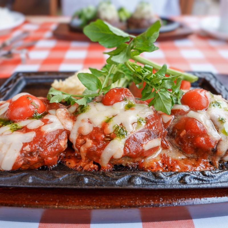 トマトとチーズのイタリア風ハンバーグ(ハチ 仙台駅店 )