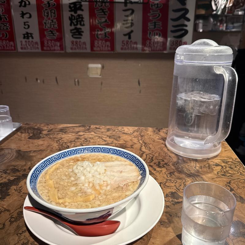 背脂中華そば(新潟発祥なおじ　有楽町店)