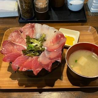 おまかせ丼(海鮮丼てんや)