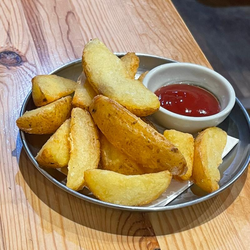 フライドポテト(大衆酒場 魚八)