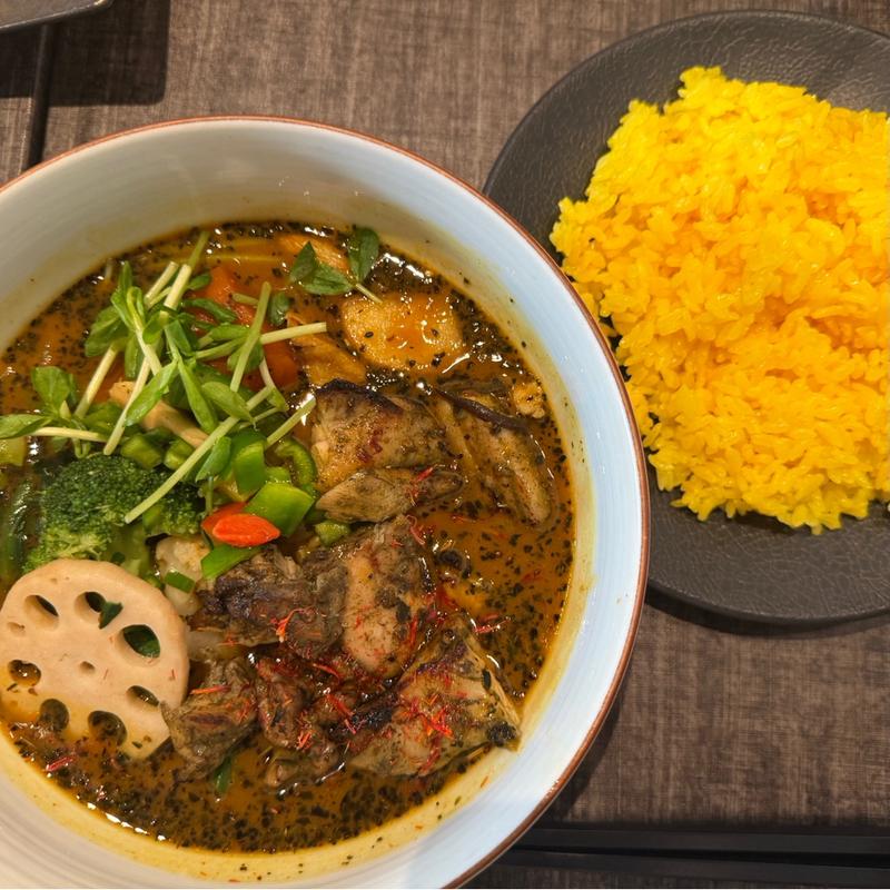 ジャークチキンと野菜のカレー(薬膳スープカレー・シャナイア)