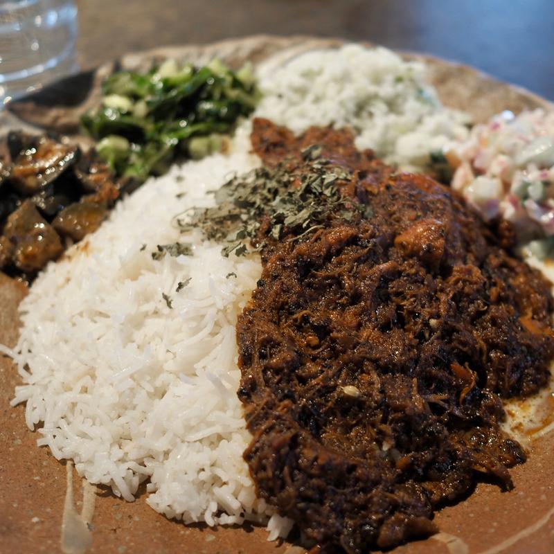 無水チキンカレー(タカブルカリー)