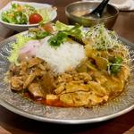 あいがけカリィ3種(大衆中遊華食堂 八戒)