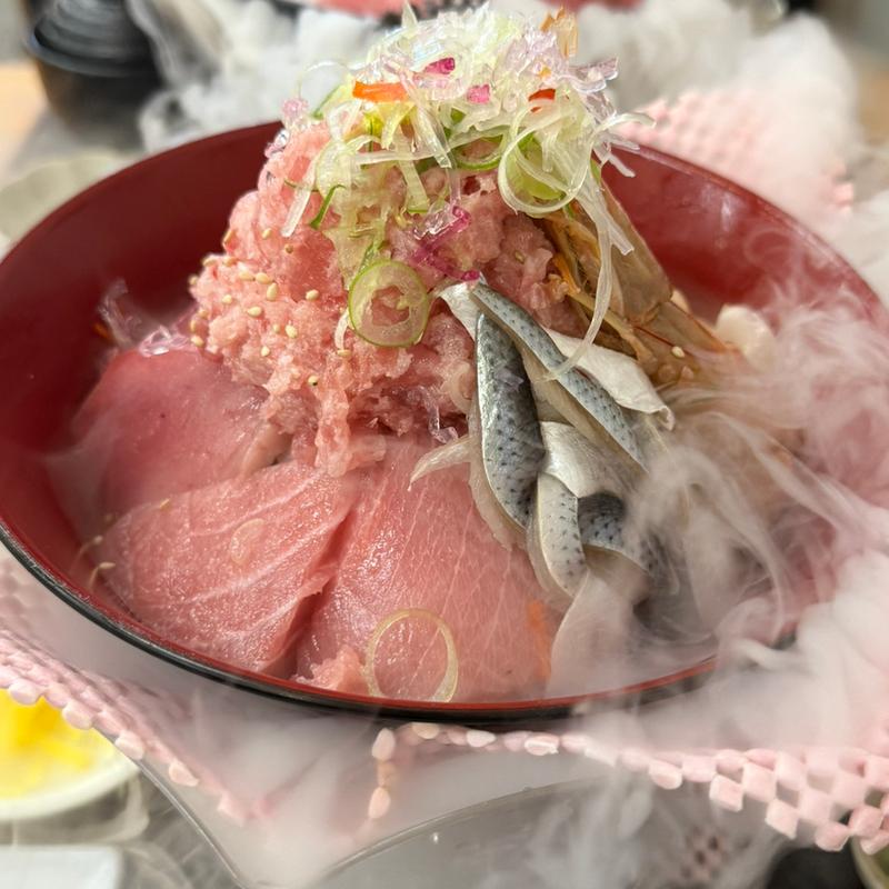 山ほこ丼(みなと市場 小松鮪専門店 （コマツマグロセンモンテン）)