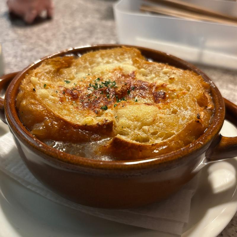 オニオングラタンスープ(ビストロ ボナ)