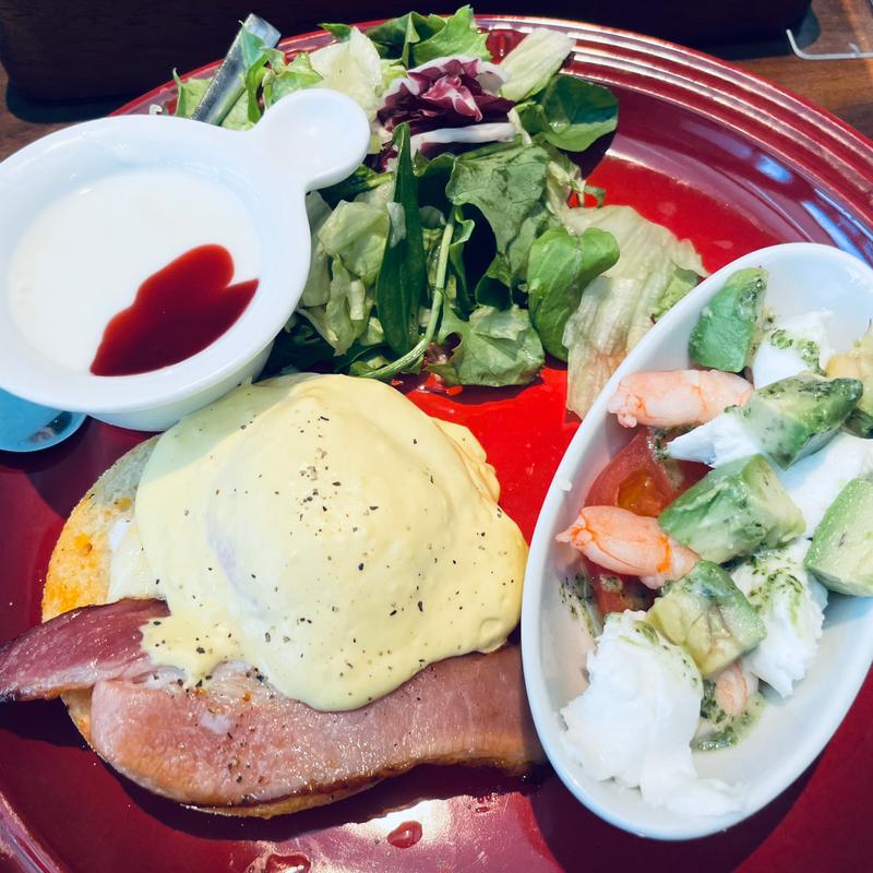 エッグベネディクト&海老アボカドサラダ(むさしの森珈琲 武蔵野西久保店)