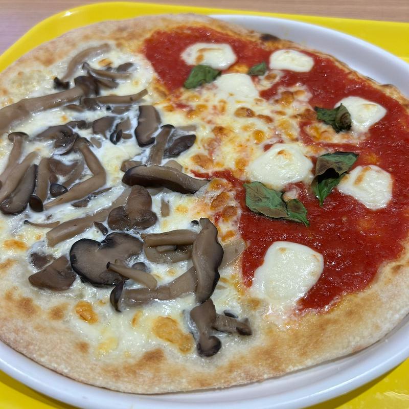 よくばりピッツァ ハーフ＆ハーフ(パルメナーラ イオンモール東員店 )